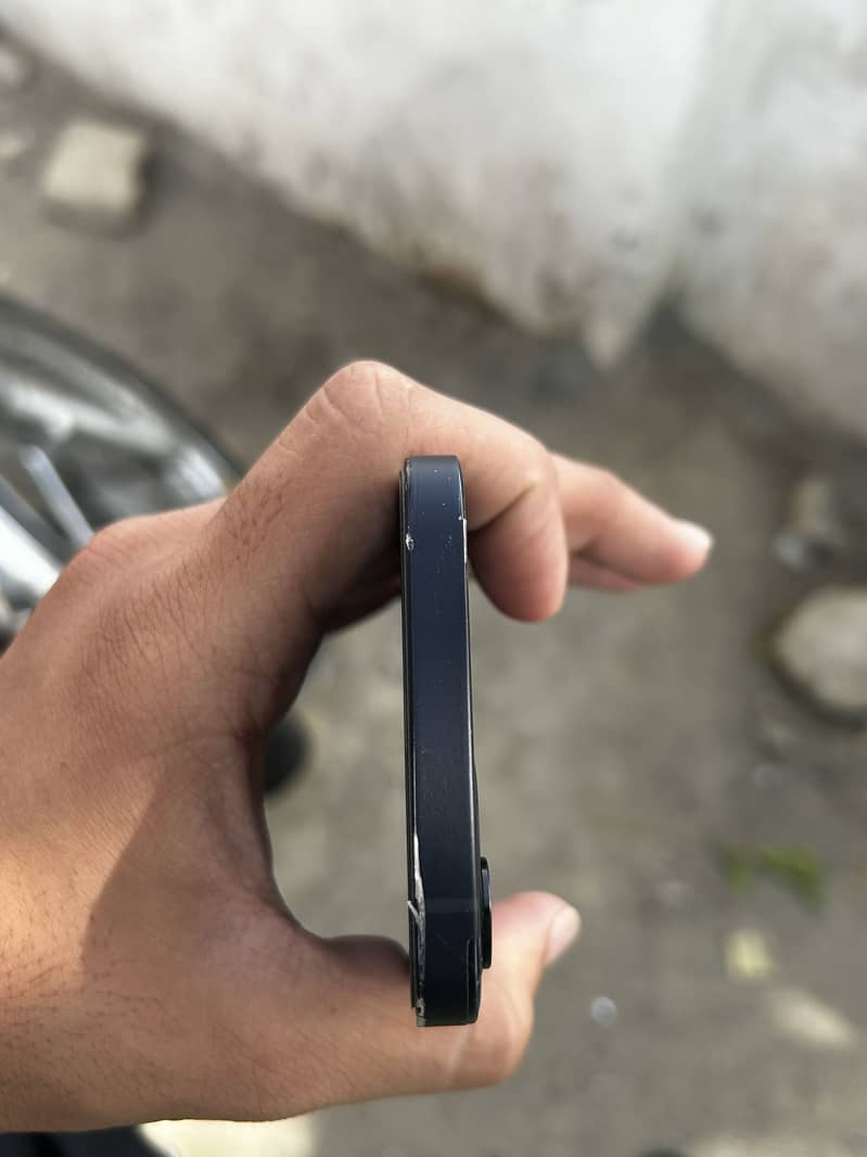 Apple iPhone 12 2