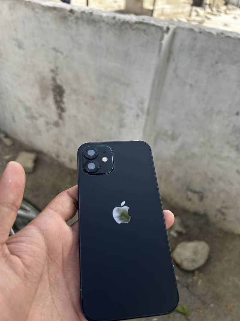 Apple iPhone 12 6