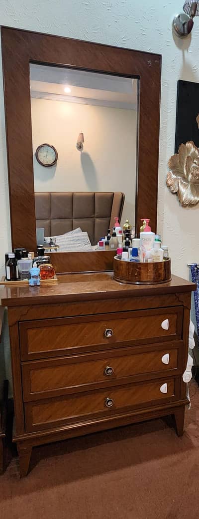 Wooden Dressing Table for Sale – Like New