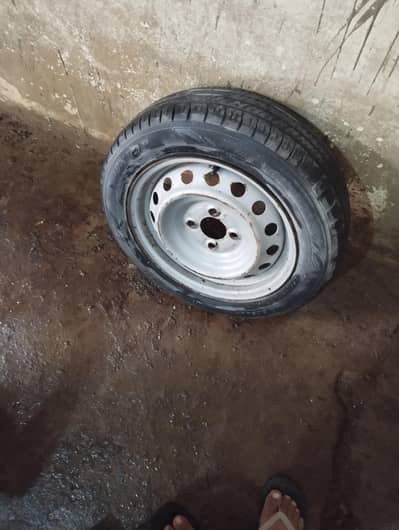 Extra Stepney Dunlop tyre