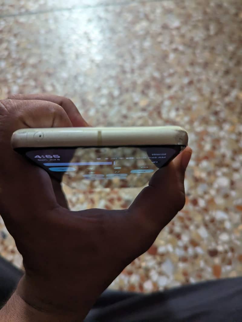 Google Pixel 7 4