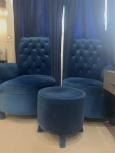 2 Chairs and Table