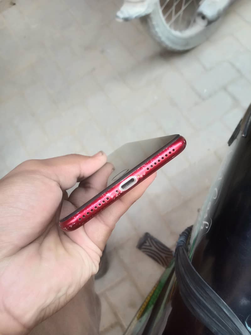 Apple iPhone 8 Plus 0