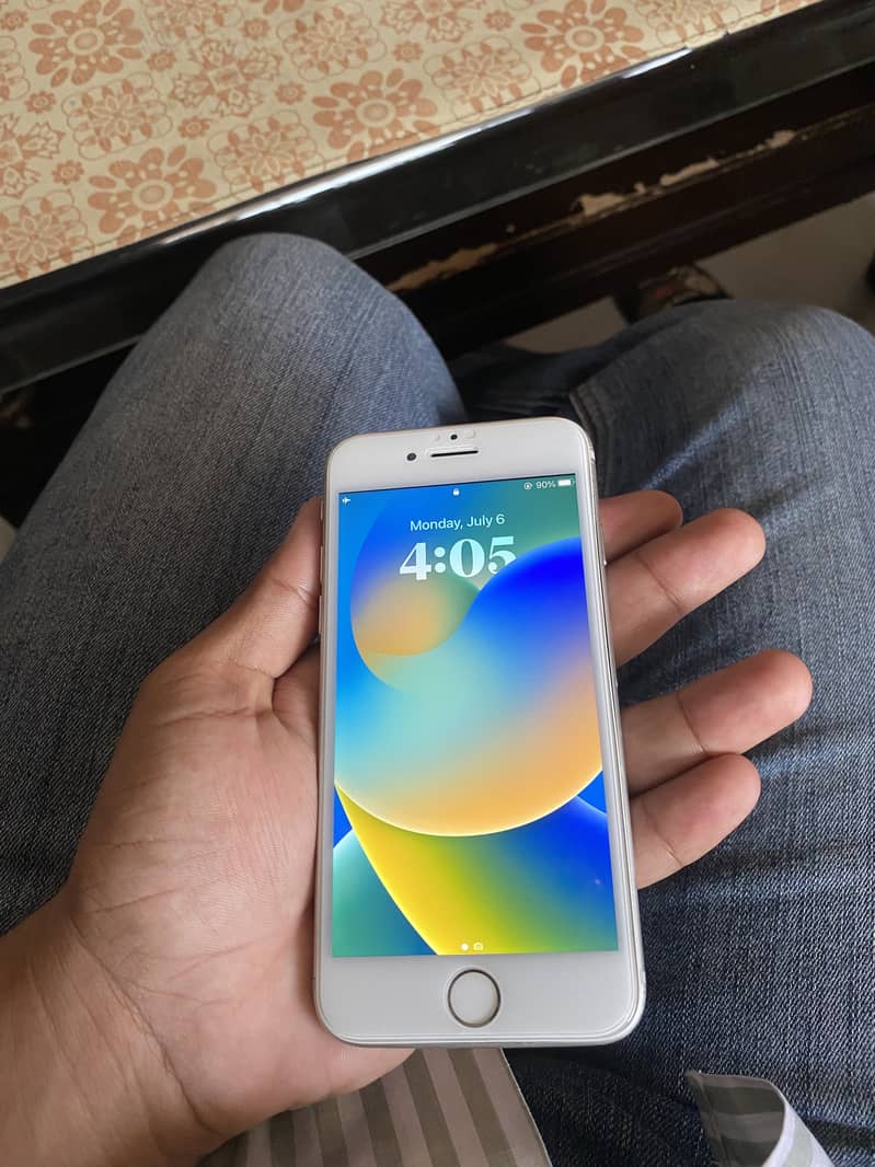 Apple iPhone 8 0