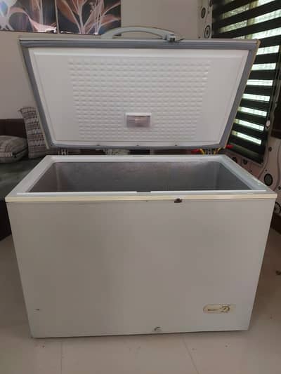Used dawlance deep freezer