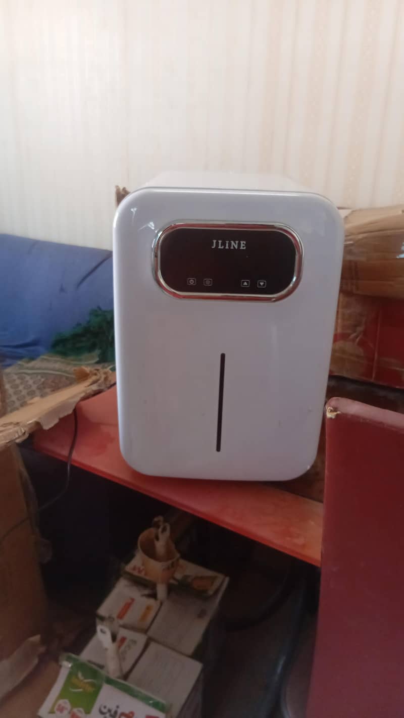 mini fridge 0