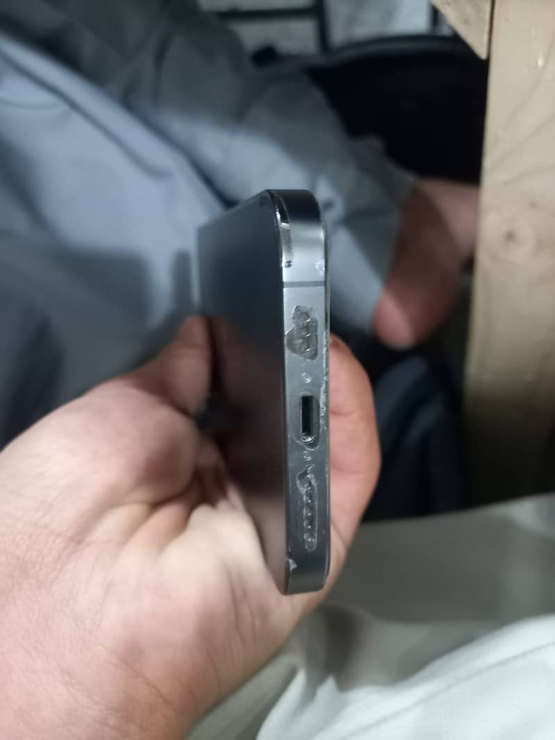 Apple iPhone 12 Pro 3