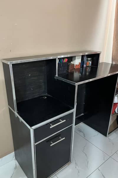 office tabale computer tabale call 03334161234