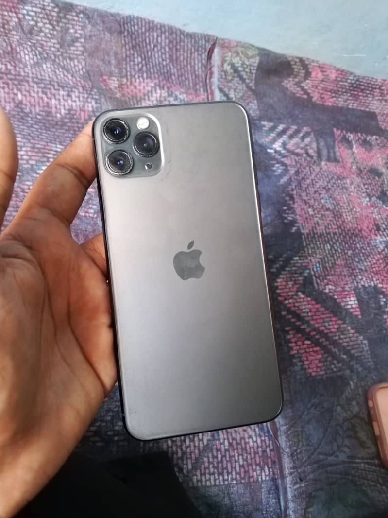 Apple iPhone 11 Pro Max 2