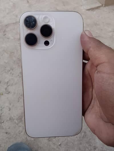 iPhone 16 Pro Max