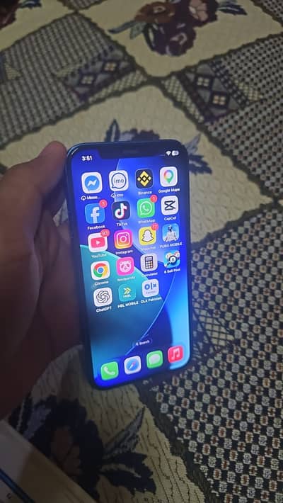 Apple iPhone 12