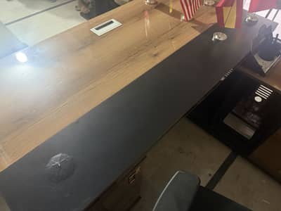 One executive table for sale