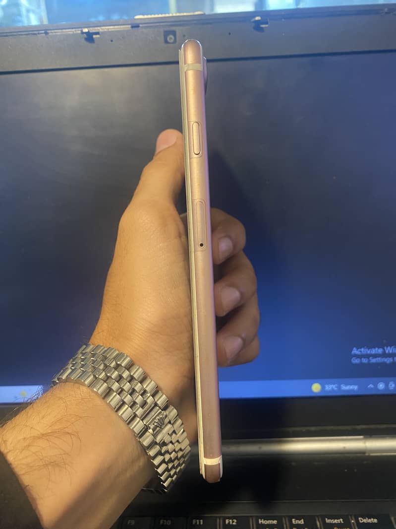 Apple iPhone 7 Plus 0