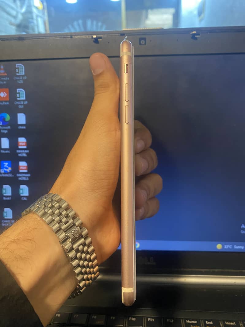 Apple iPhone 7 Plus 2