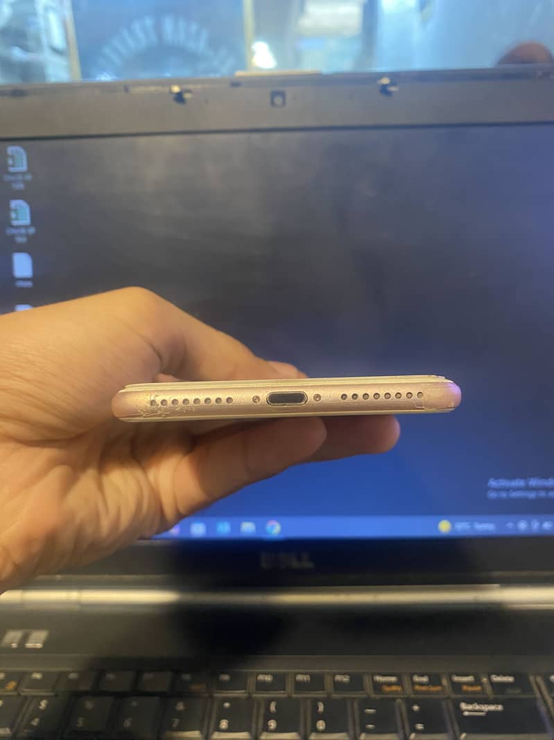 Apple iPhone 7 Plus 5