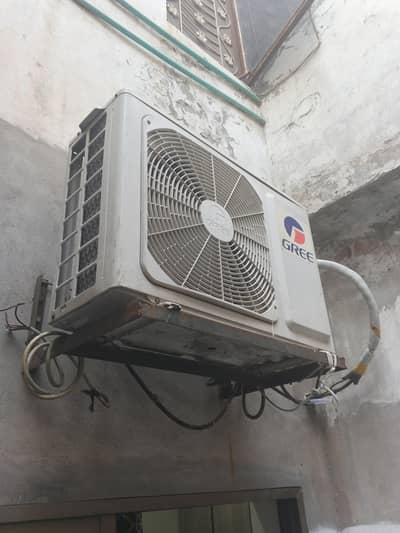 gree 1.5 ton air conditioner good condition