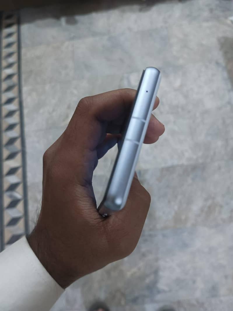 Google Pixel 7a 2