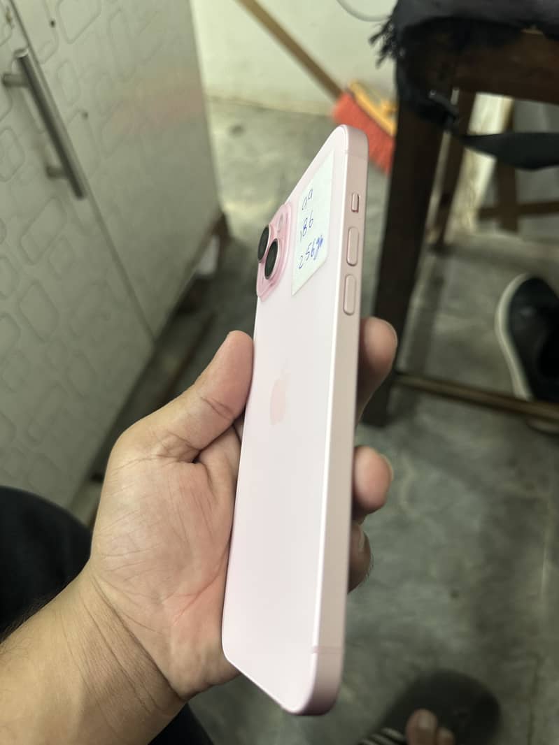 Apple iPhone 15 plus 0