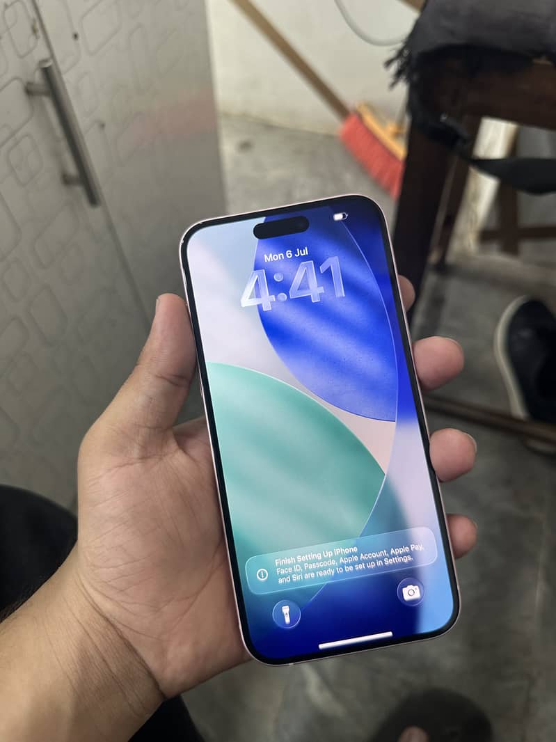 Apple iPhone 15 plus 3