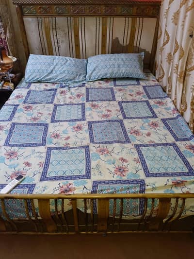 bed sell argent with fome