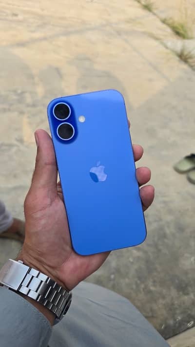 Apple iPhone 16