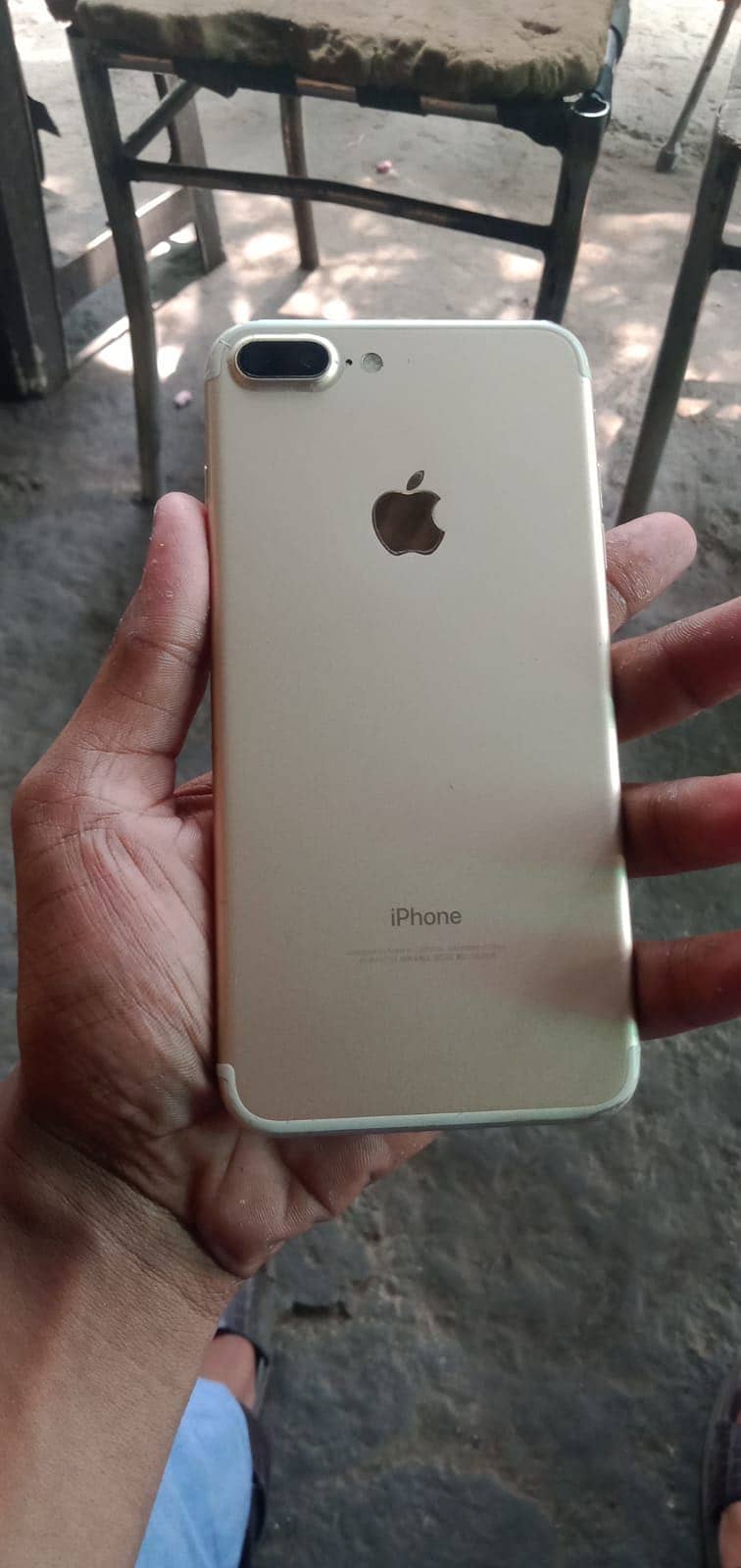 Apple iPhone 7 Plus 2