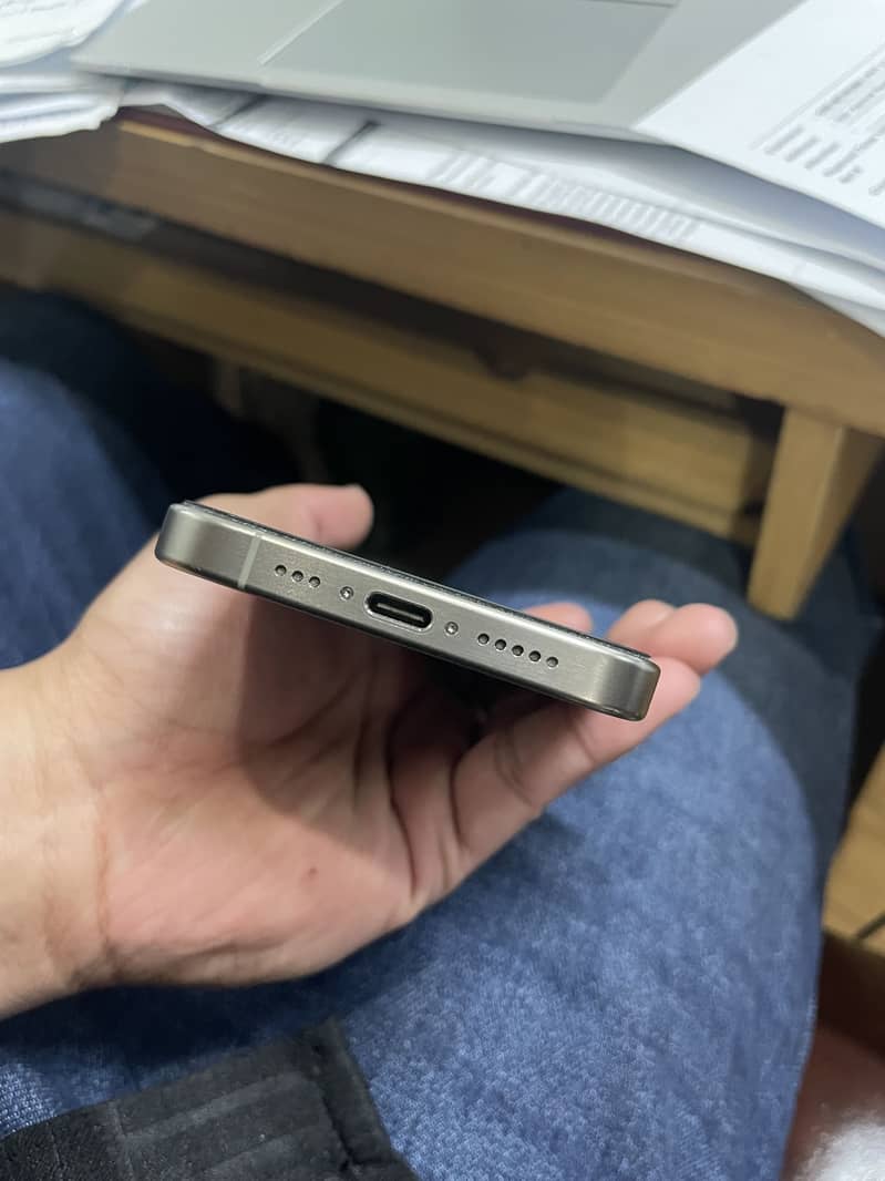 iPhone 15 pro 3