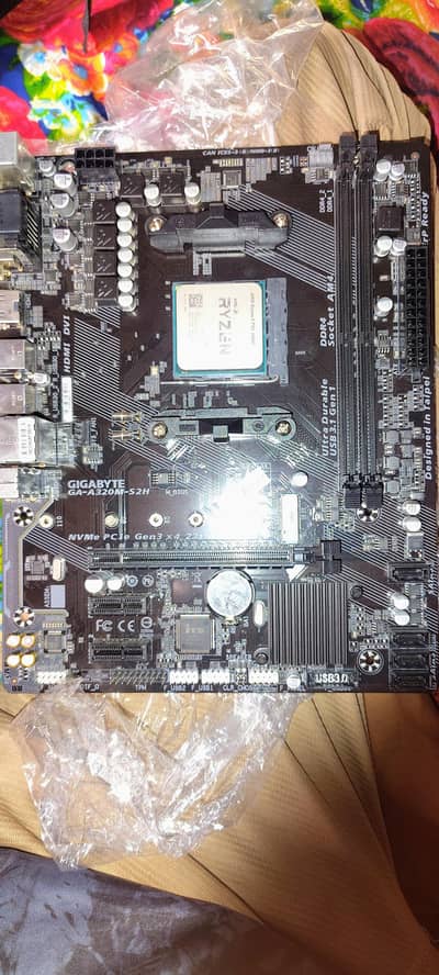 Gigabyte A320 Motherboard + Ryzen 2400G Processor Combo