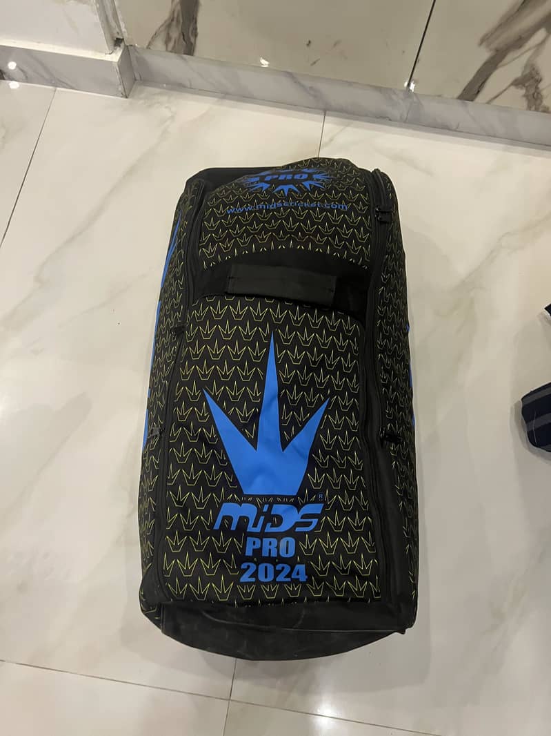 Full cricket kit 12