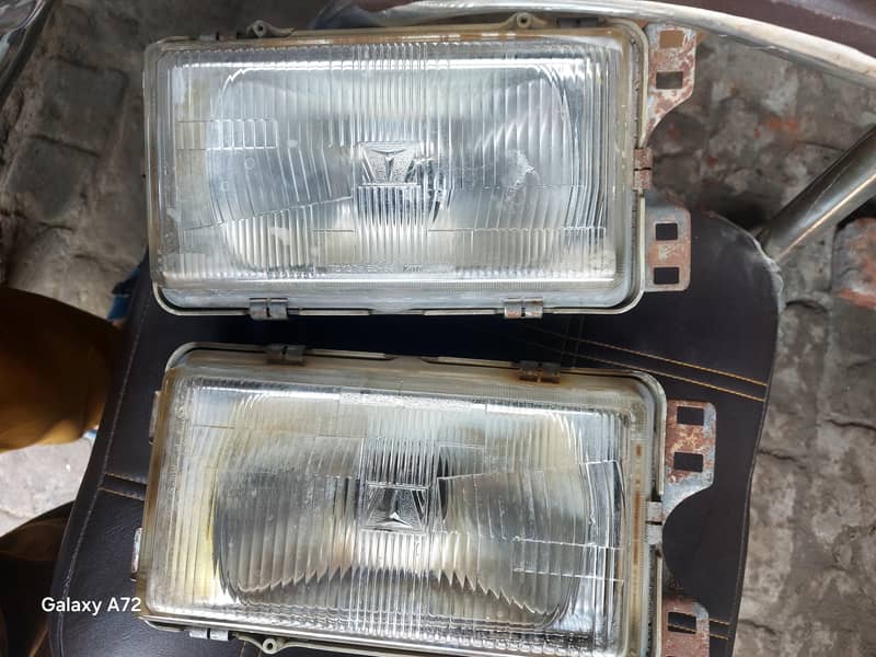 82 corolla Hadligth 0