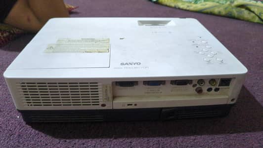 Original Sanyo PLC-XD2200 Japanese Multimedia Projector
