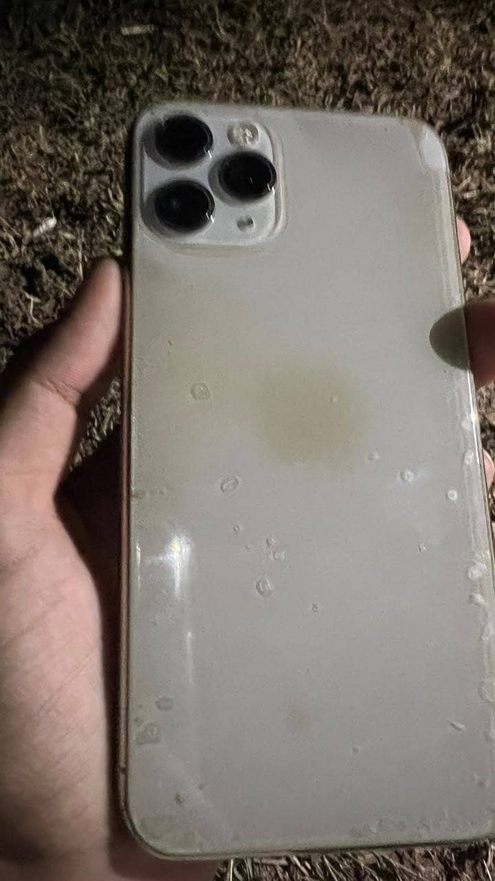 iPhone 11 Pro 4