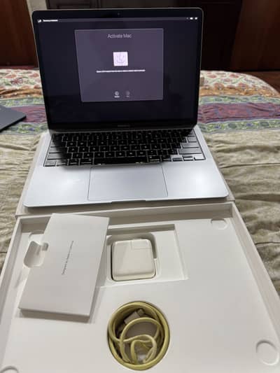 Macbook M1
