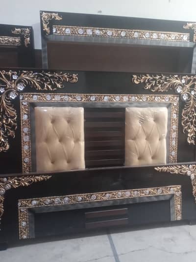 Bed set / bedroom furniture / luxury bed set / wooden bed set / bed