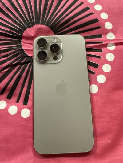 Apple iPhone 16 Pro Max