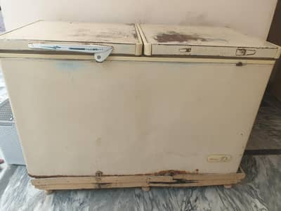 Dawlance double door deep freezer