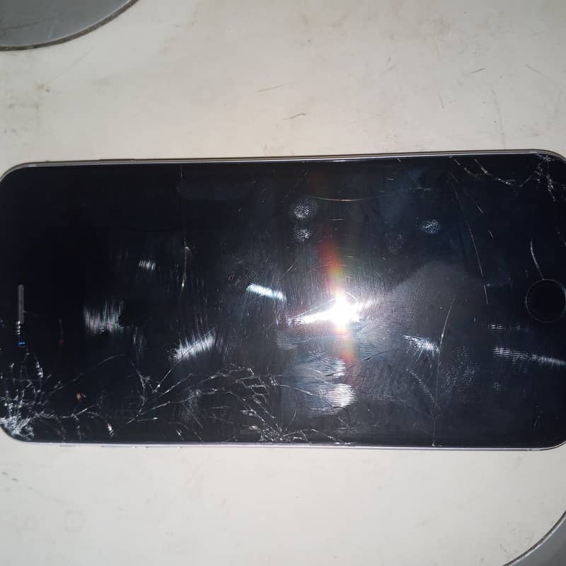 Apple iPhone 6 Plus 1