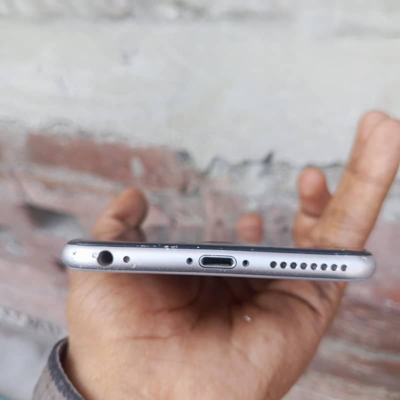 Apple iPhone 6 Plus 2