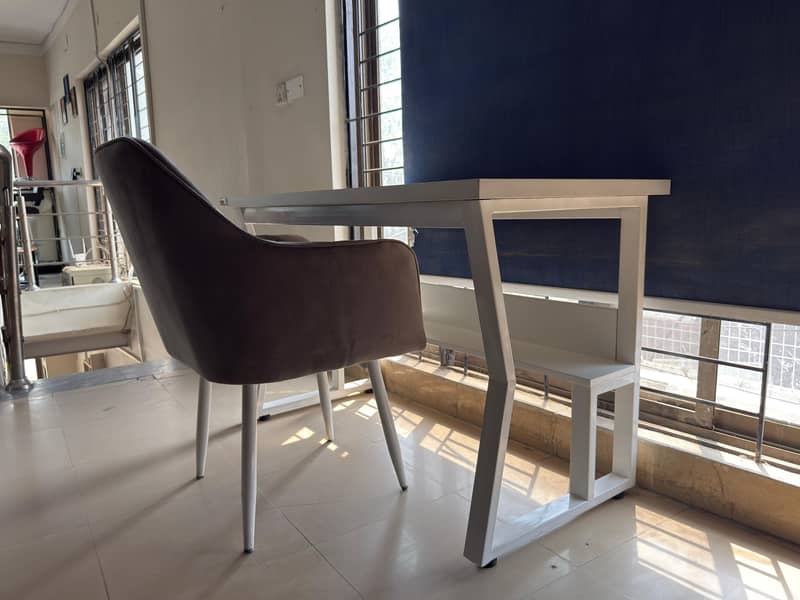 Study/Computer Table 7