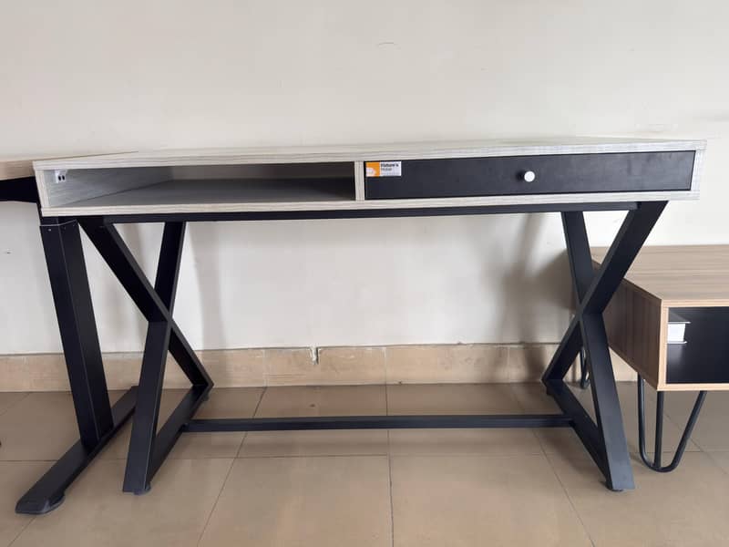 Study/Computer Table 11
