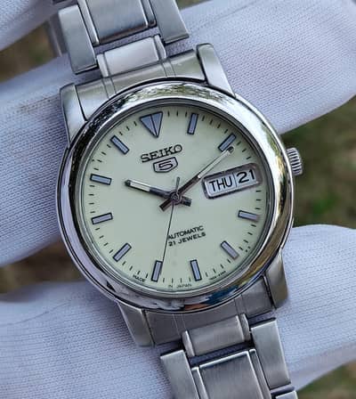 Seiko 5 Automatic Day/Date Vintage Watchs 7S26