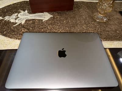 Macbook pro 2016 core i5 8/256