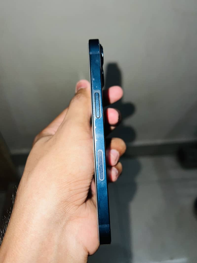 Apple iPhone 13 3