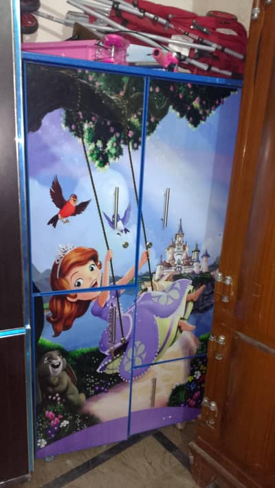 kids wardrobe