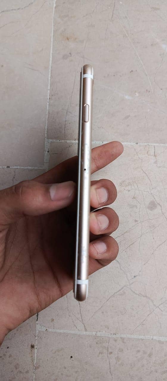 Apple iPhone 6S 1