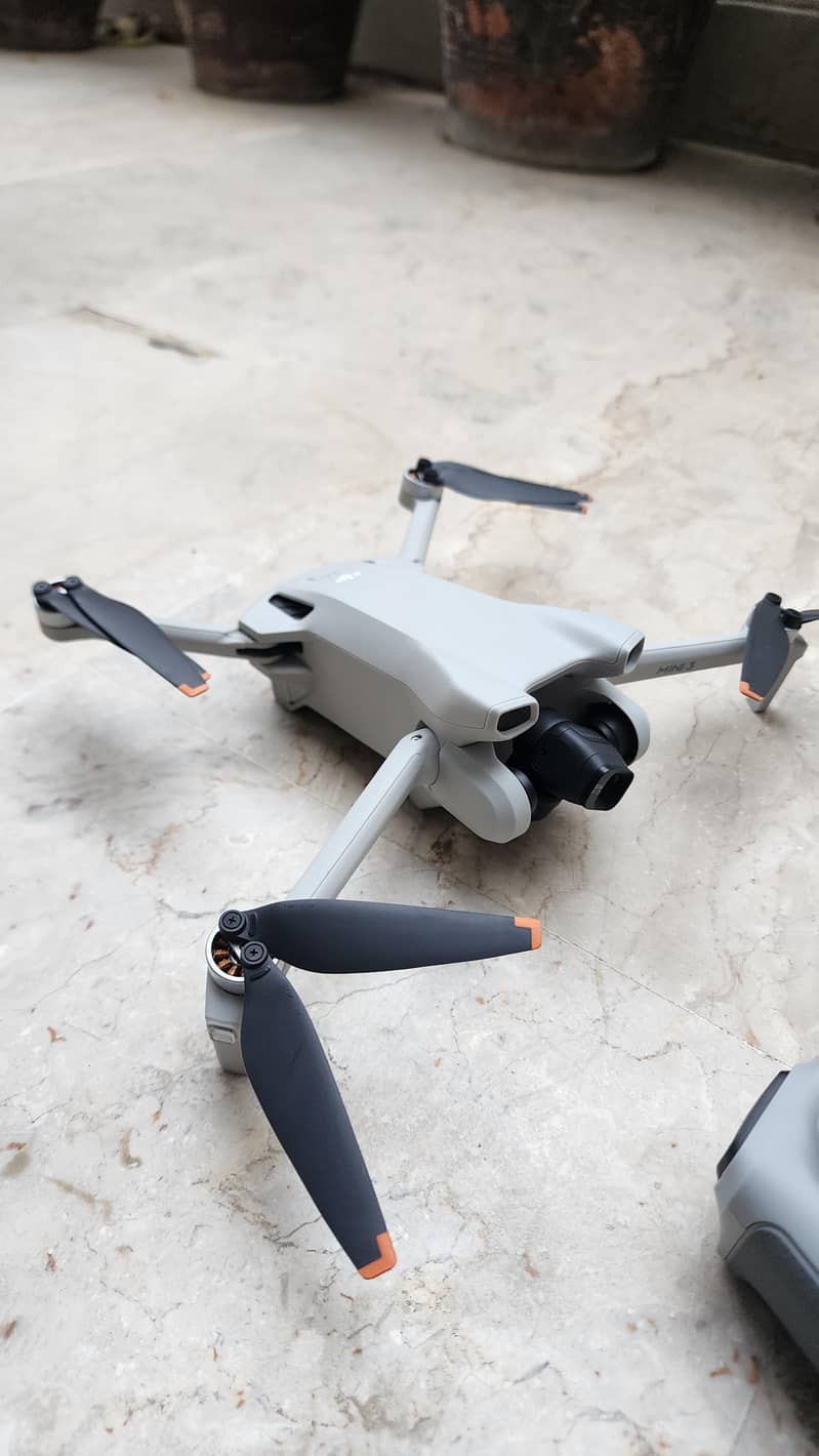 DJI MINI 3 WITH RC CONTROLLER 1