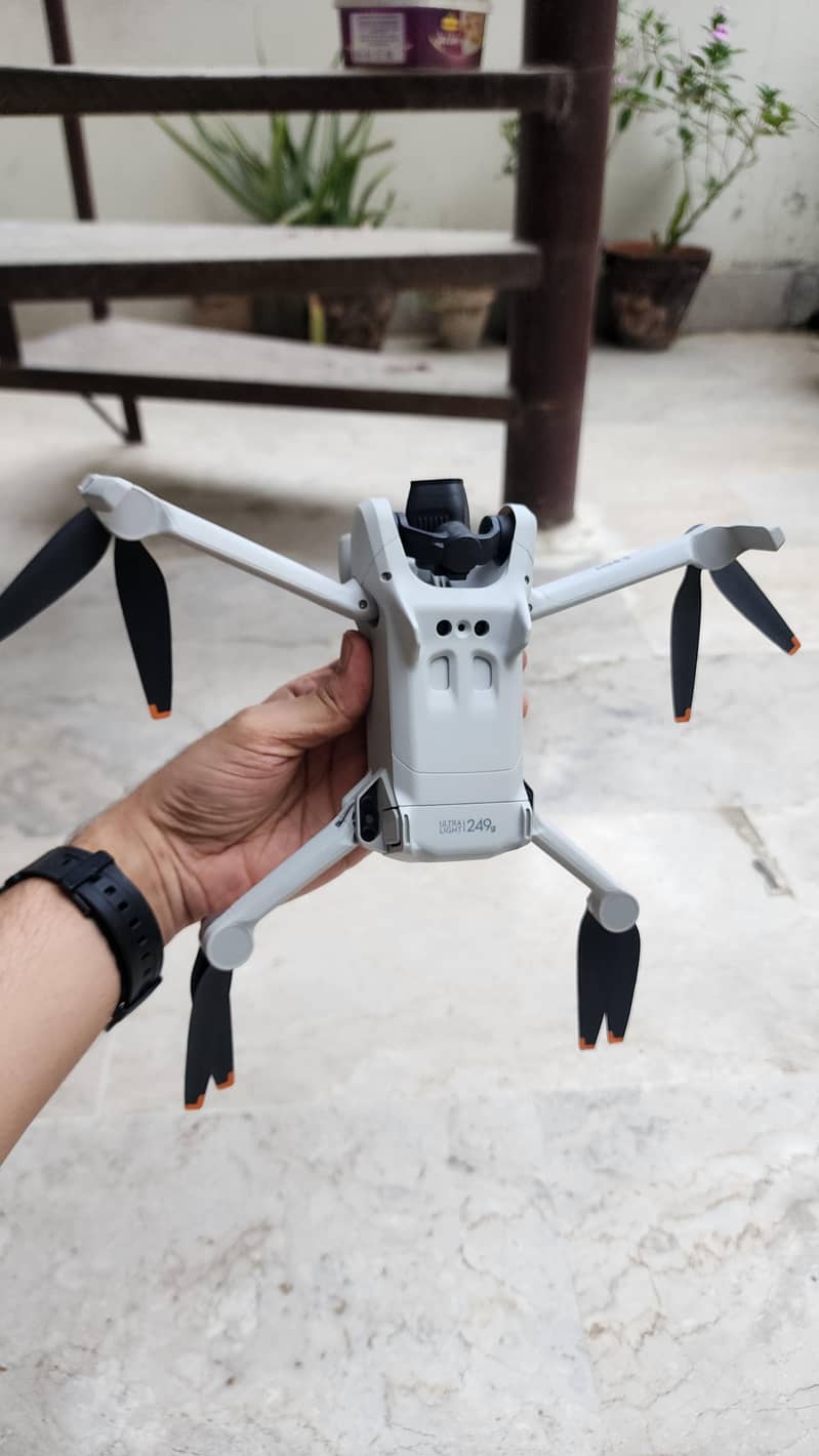 DJI MINI 3 WITH RC CONTROLLER 2