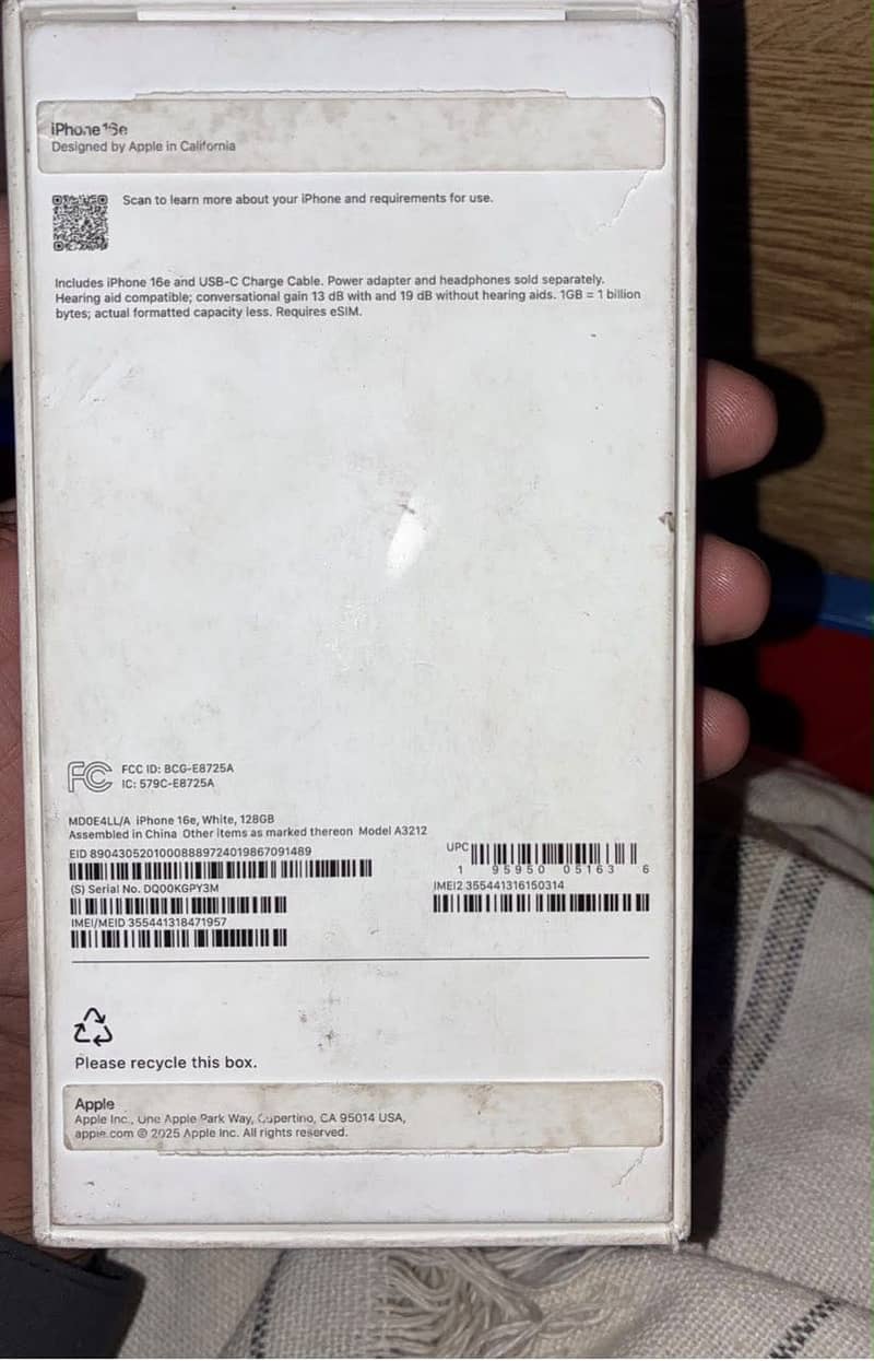 Apple iPhone 16e 10