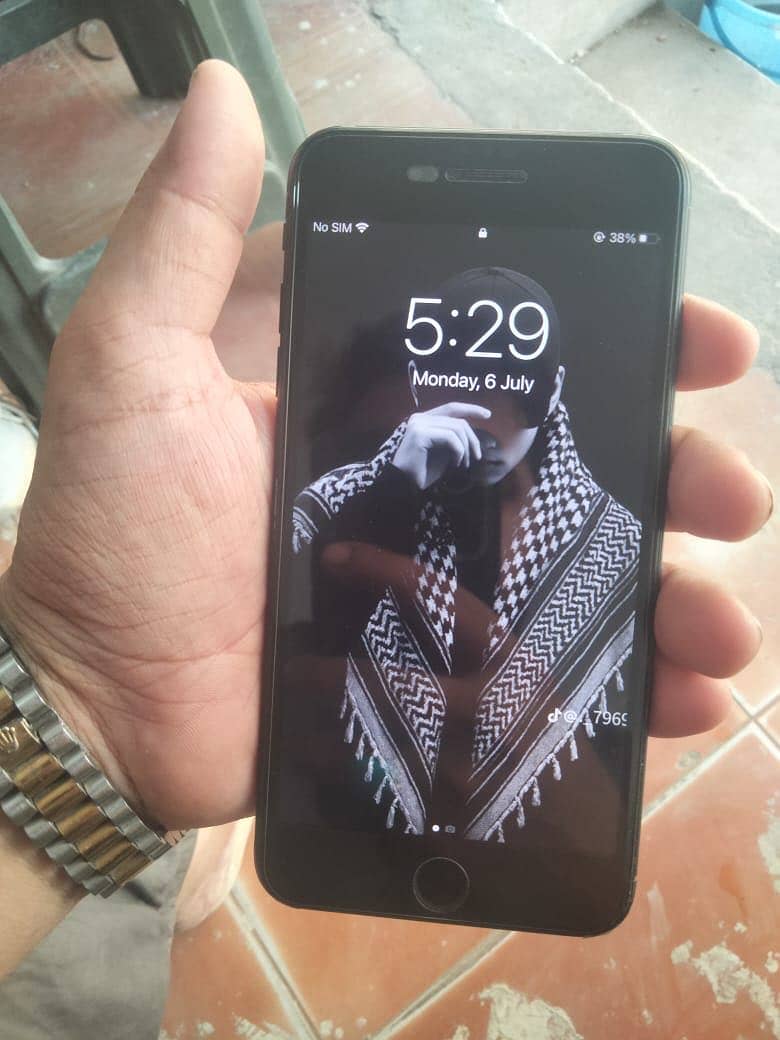 Apple iPhone 7 Plus 0