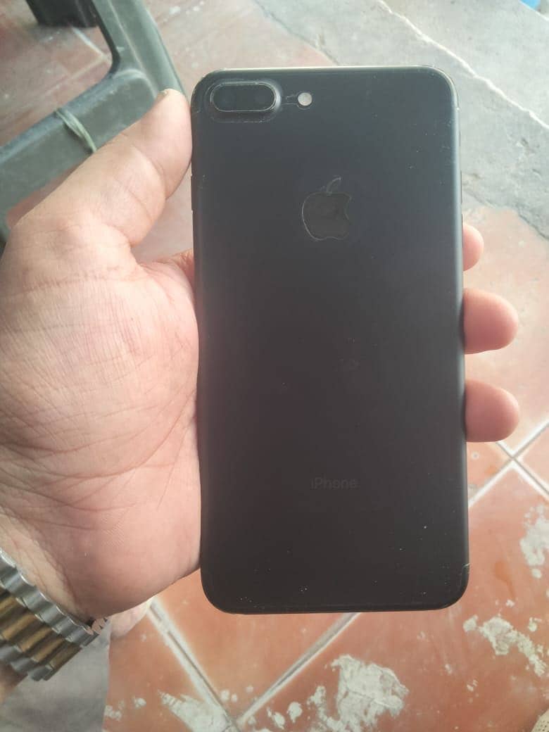 Apple iPhone 7 Plus 1